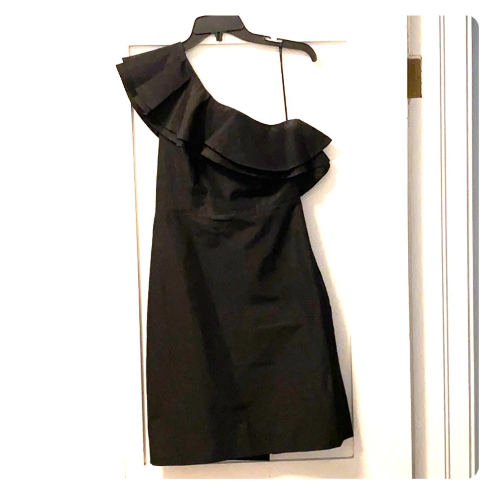 One shoulder ruffle dress